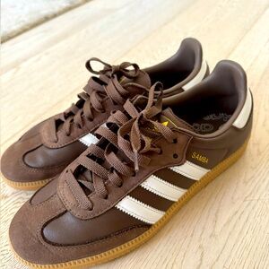 Wmns Sambas - Earth Strata, Gum Sole 

Wmns - Sz 8.5